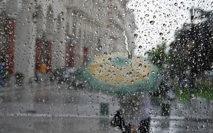 Χαλασμένα φανάρια και μικροατυχήματα στη Θεσσαλονίκη λόγω της βροχής