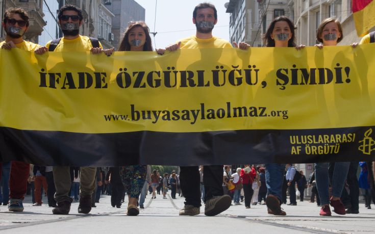Συνεχίζονται οι μαζικές διώξεις κατά ακτιβιστών στην Τουρκία