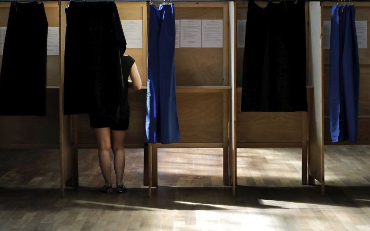 Στο 40,75% η συμμετοχή στις βουλευτικές εκλογές της Γαλλίας μέχρι αυτή την ώρα
