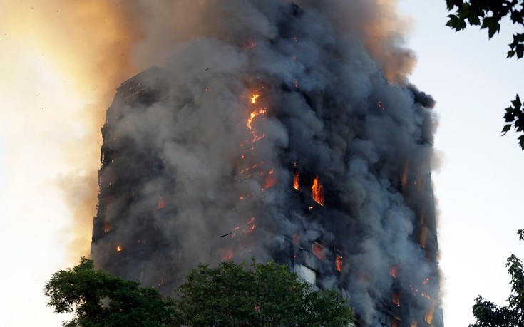 Στους 12 οι νεκροί από την πυρκαγιά στο Λονδίνο