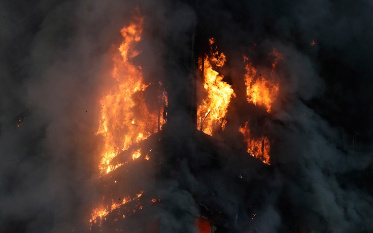 Ελλείψεις σε μέτρα πυροπροστασίας στον πύργο Grenfell στο Λονδίνο