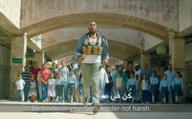 Βίντεο κλιπ με πρωταγωνιστή «βομβιστή αυτοκτονίας» προκαλεί αντιδράσεις και σαρώνει στη Μέση Ανατολή
