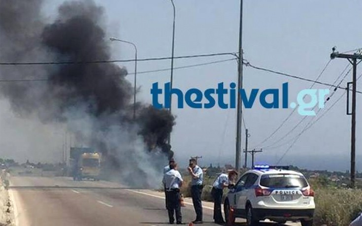 Νεκρός σε τροχαίο στη Χαλκιδική, πήρε φωτιά το αυτοκίνητο
