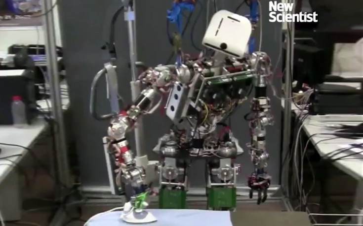Το ρομπότ που σιδερώνει είναι χαρά της νοικοκυράς