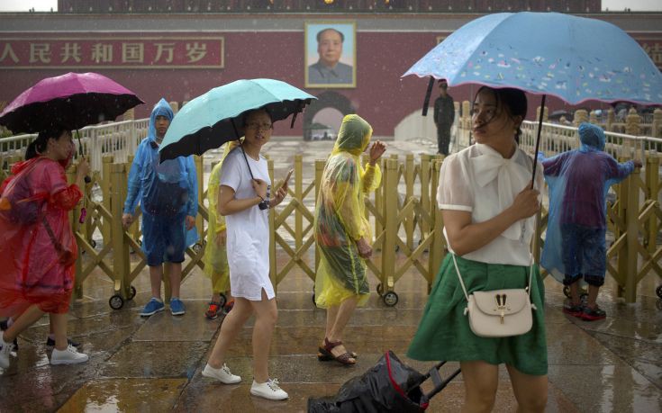 Εκατομμύρια Κινέζων έχουν επηρεαστεί από τις σφοδρές βροχοπτώσεις