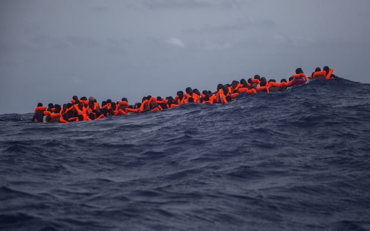 Δεκάδες νεκροί και αγνοούμενοι από ναυάγιο με μετανάστες στη Σικελία