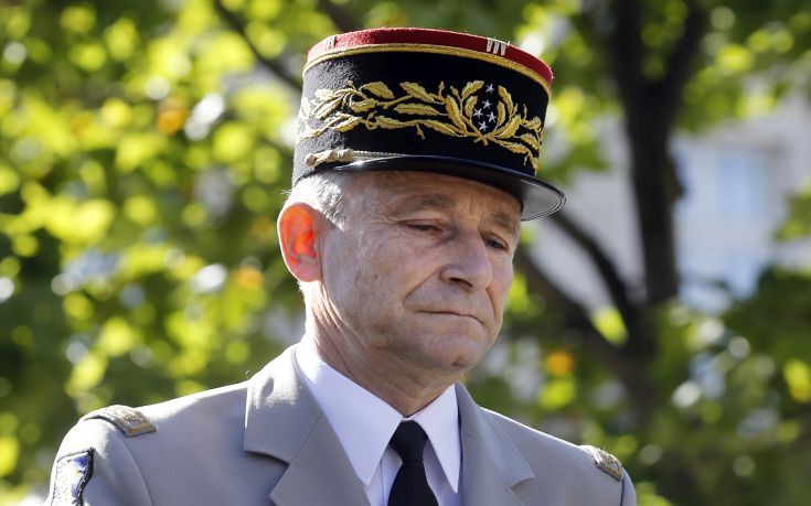 «Δεν θα επιτρέψω να με γ&#8230;» είπε ο αρχηγός των Ενόπλων Δυνάμεων της Γαλλίας και παραιτήθηκε