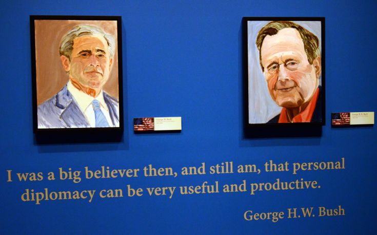 Έκθεση ζωγραφικής του Τζορτζ Μπους με πορτραίτα ηγετών