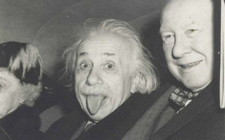 Η φωτογραφία του Αϊνστάιν με τη γλώσσα έξω πουλήθηκε 125.000 δολάρια