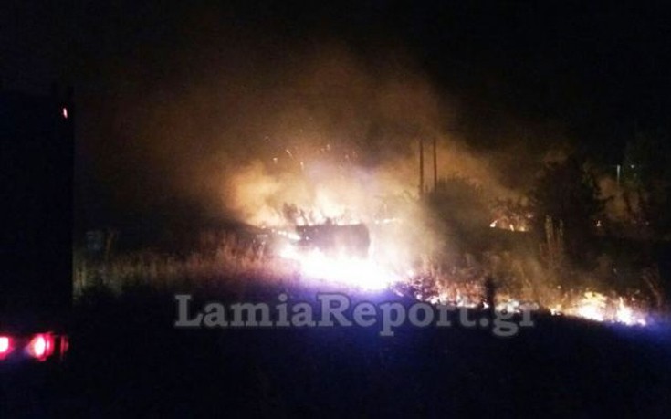Τρένο «έσπειρε» φωτιές τα ξημερώματα στη Λαμία