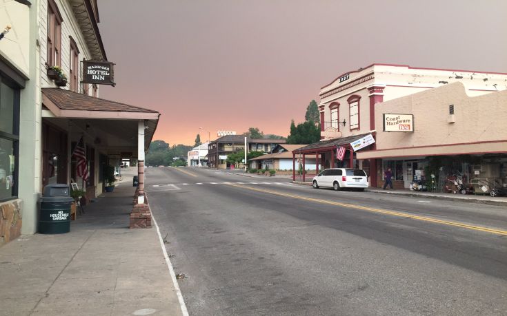 Εκκενώθηκε πόλη στην Καλιφόρνια λόγω της ανεξέλεγκτης φωτιάς