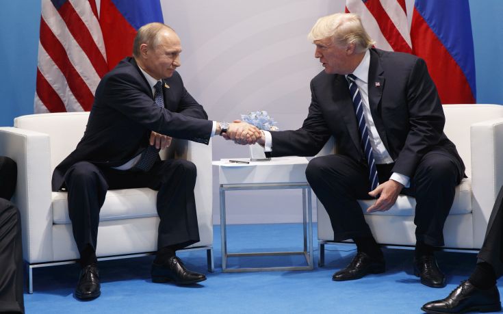 Τραμπ και Πούτιν αντάλλαξαν χειραψία στην σύνοδο κορυφής του APEC