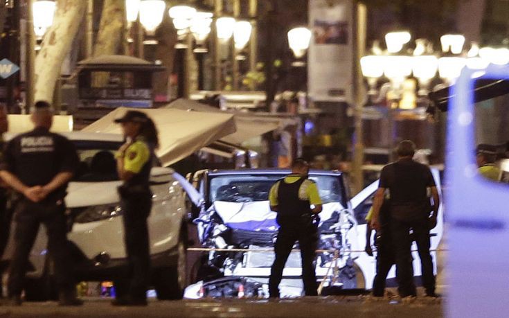 Φόβοι πως όχημα των τρομοκρατών στη Βαρκελώνη πέρασε στη Γαλλία
