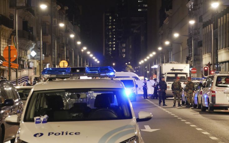 Δύο ταυτόχρονες έρευνες για την επίθεση με μαχαίρι στις Βρυξέλλες