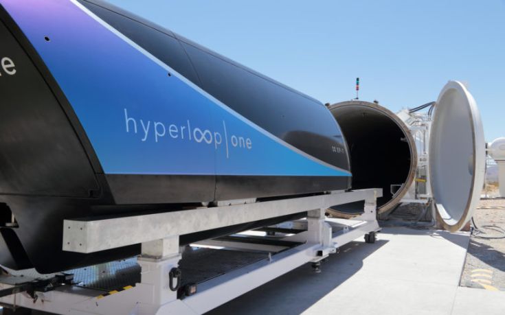 «Έπιασε» 310 χιλιόμετρα και ανυψώθηκε η φουτουριστική κάψουλα της Hyperloop