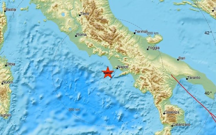 Μια γυναίκα νεκρή, επτά εγκλωβισμένοι και 25 τραυματίες στο σεισμό στην Ιταλία