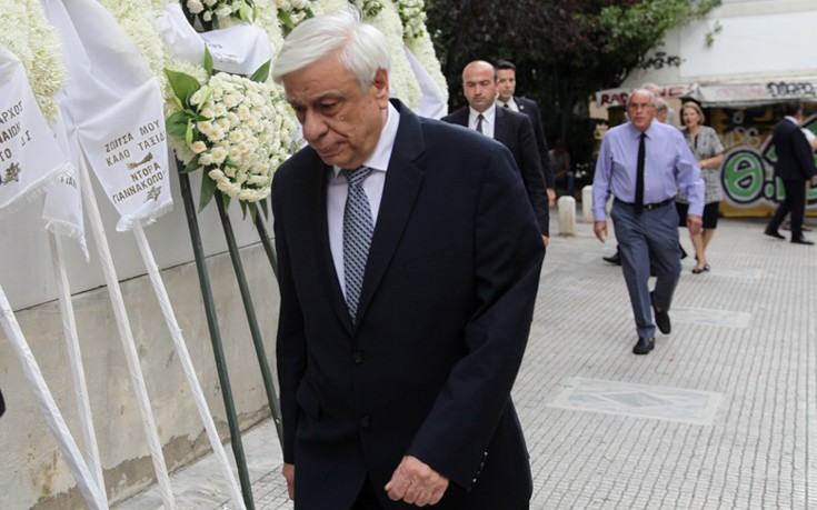 Ζωή Λάσκαρη - Το τελευταίο χειροκρότημα -Κηδεία (photos-video) 15 dksnxzla5