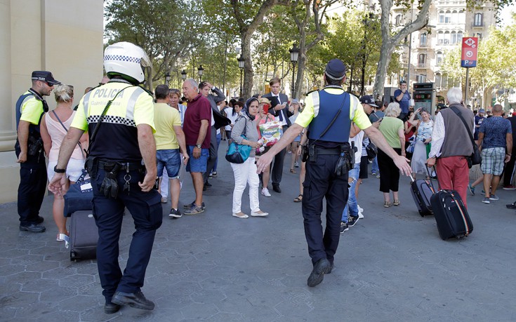 Συνεχίζεται το χάος με δράστες, συλληφθέντες και υπόπτους στη Βαρκελώνη