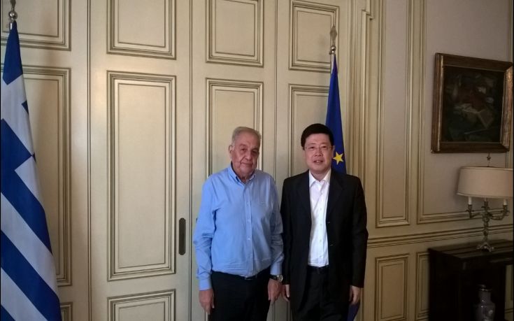 Συνάντηση Φλαμπουράρη με τον πρέσβη της Κίνας στην Αθήνα