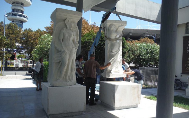 Οι «Μαγεμένες» διέσχισαν οδικώς τη Λεωφόρο Στρατού και έκαναν στάση στο Αρχαιολογικό Μουσείο Θεσσαλονίκης