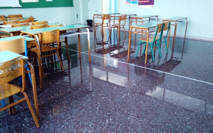 Σχολείο των Χανίων πλημμύρισε από τη νεροποντή