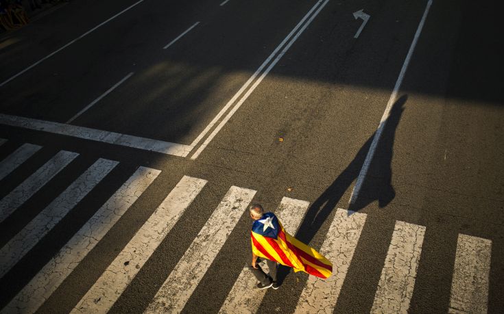 Δήλωση για την Καταλονία θα κάνει το μεσημέρι η αντιπρόεδρος της Ισπανίας