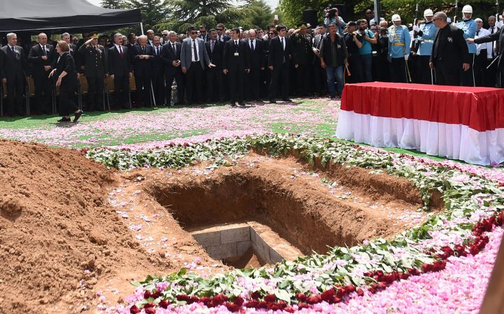 Η Τουρκία καταργεί το «Πένθιμο Εμβατήριο» του Σοπέν στις κηδείες