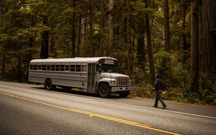 Δείτε πώς μετέτρεψε μια φοιτήτρια αρχιτεκτονικής ένα παλιό λεωφορείο