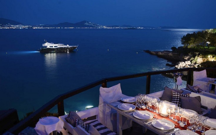 Αθηναϊκά εστιατόρια για ρομαντικό δείπνο πάνω στο κύμα