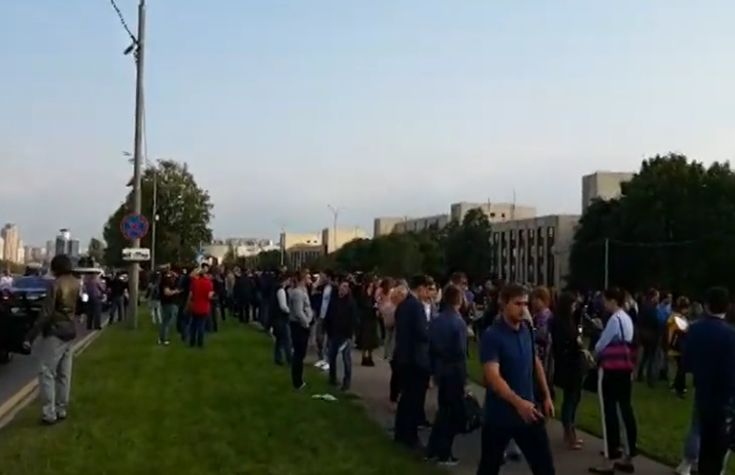Απομακρύνθηκαν 10.000 άνθρωποι στη Μόσχα μετά από τηλεφωνήματα για βόμβες