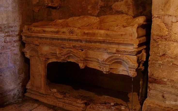 Αρχαιολόγοι υποστηρίζουν ότι βρήκαν τον τάφο του «Άγιου Βασίλη»