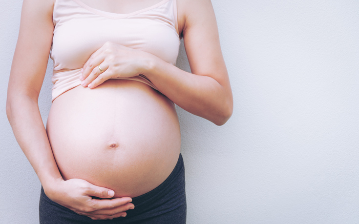 Αυξημένα τα ποσοστά γυναικών που γεννούν με καισαρική