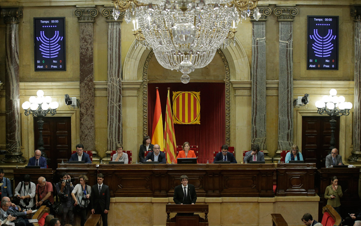 Προς νίκη αλλά χωρίς πλειοψηφία τα κόμματα που θέλουν ανεξαρτησία της Καταλονίας