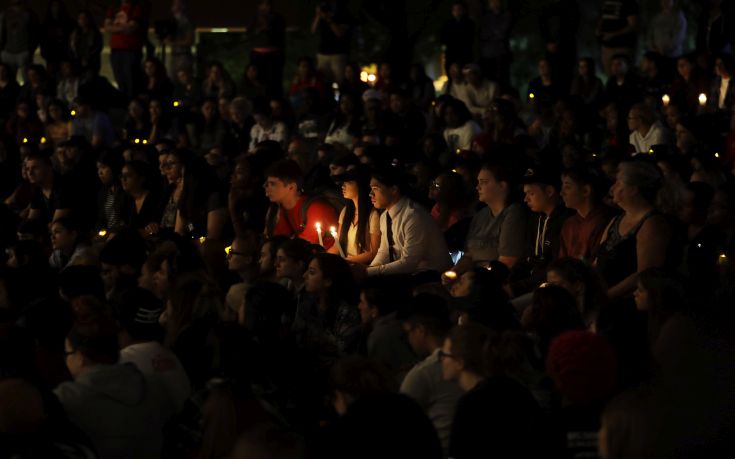 Τα λαμπερά φώτα του Λας Βέγκας «θάμπωσαν» από το αίμα των 59 νεκρών