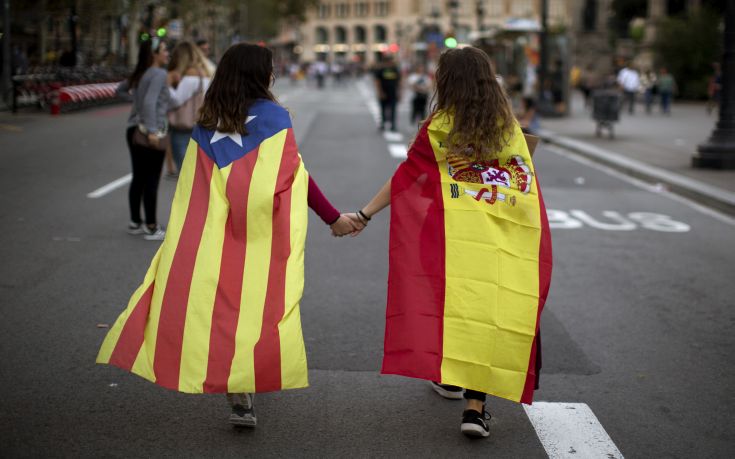 Διάλογο στην Ισπανία ζητάει στο παρά πέντε η Ευρωπαϊκή Επιτροπή