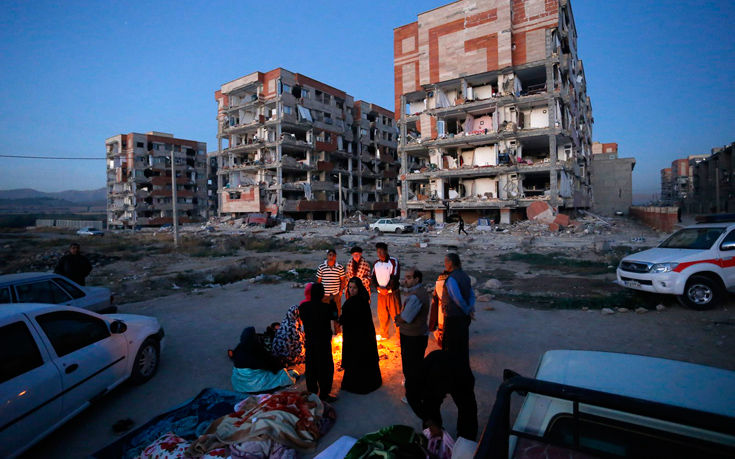 Αυξήθηκαν στους 328 οι νεκροί από το σεισμό στα σύνορα Ιράν-Ιράκ