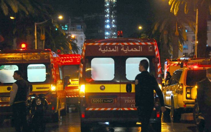 Υπέκυψε στα τραύματά του αστυνομικός που δέχτηκε επίθεση στην Τύνιδα