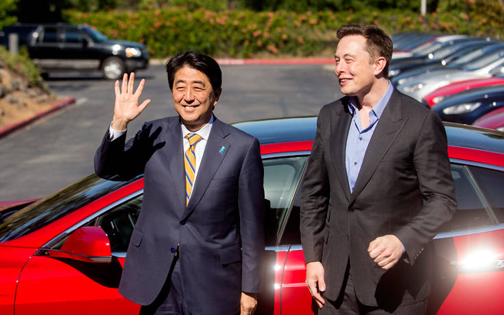 O Elon Musk σκοπεύει να στείλει ένα κόκκινο Tesla στον… Κόκκινο Πλανήτη