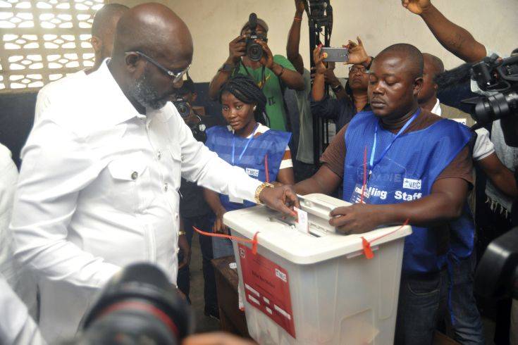 Ομαλά διεξάγεται ο δεύτερος γύρος των προεδρικών εκλογών στη Λιβερία
