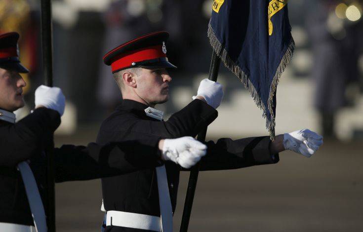Ο βρετανικός στρατός θέλει περισσότερες γυναίκες, γκέι και μουσουλμάνους