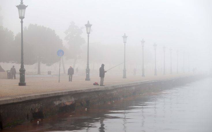 Συνεχίζεται η ταλαιπωρία στο «Μακεδονία» λόγω της ομίχλης
