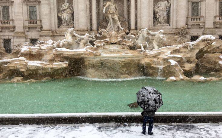 Η Ρώμη πλήττεται από τη σφοδρότερη χιονόπτωση των τελευταίων 6 χρόνων
