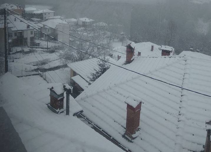 Πάνω από 40 εκατοστά το χιόνι στο Μέτσοβο
