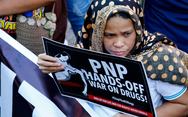 Η Δύση ανησυχεί για τη μάχη του Ντουτέρτε κατά των ναρκωτικών