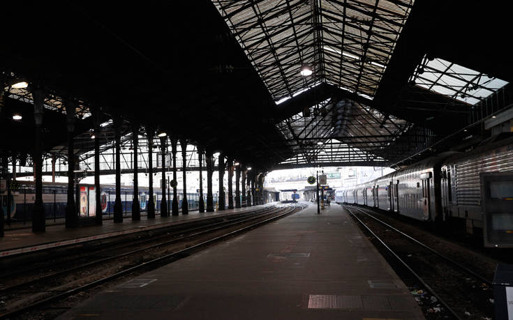 Δημοψήφισμα στους γαλλικούς σιδηρόδρομους για τις αλλαγές που θέλει ο Μακρόν