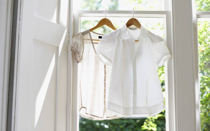 Πώς φεύγουν τρεις συνηθισμένοι λεκέδες από λευκά ρούχα
