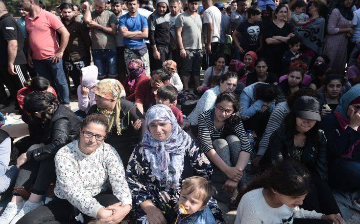 Την Εγνατία Οδό έκλεισαν οι διαμαρτυρόμενοι πρόσφυγες