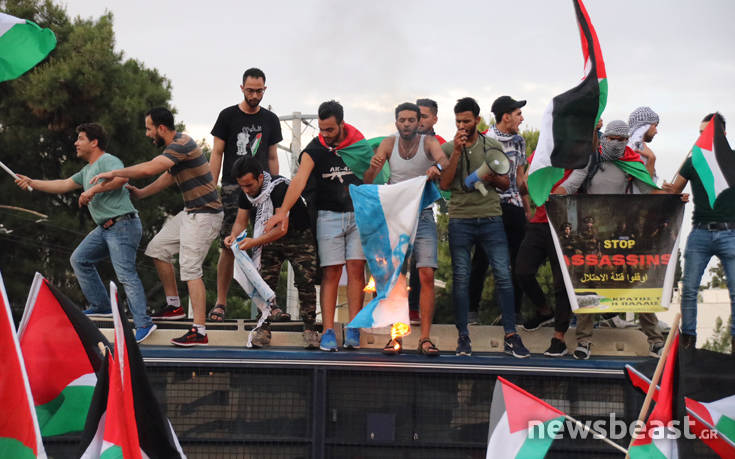 Στην πρεσβεία του Ισραήλ η πορεία αλληλεγγύης στην Παλαιστίνη