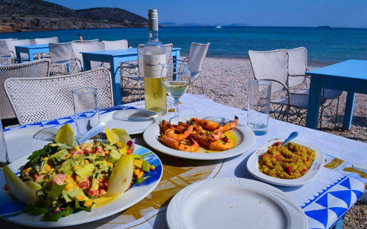 Πού τρώμε Κυριακή μεσημέρι με θέα θάλασσα στην Αττική