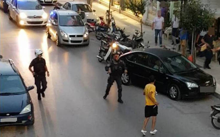 Αιγύπτιος επιτέθηκε με μαχαίρι σε αστυνομικούς στην Καλαμάτα